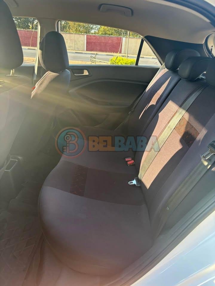 Hyundai i20, modèle 2020, moteur diesel.