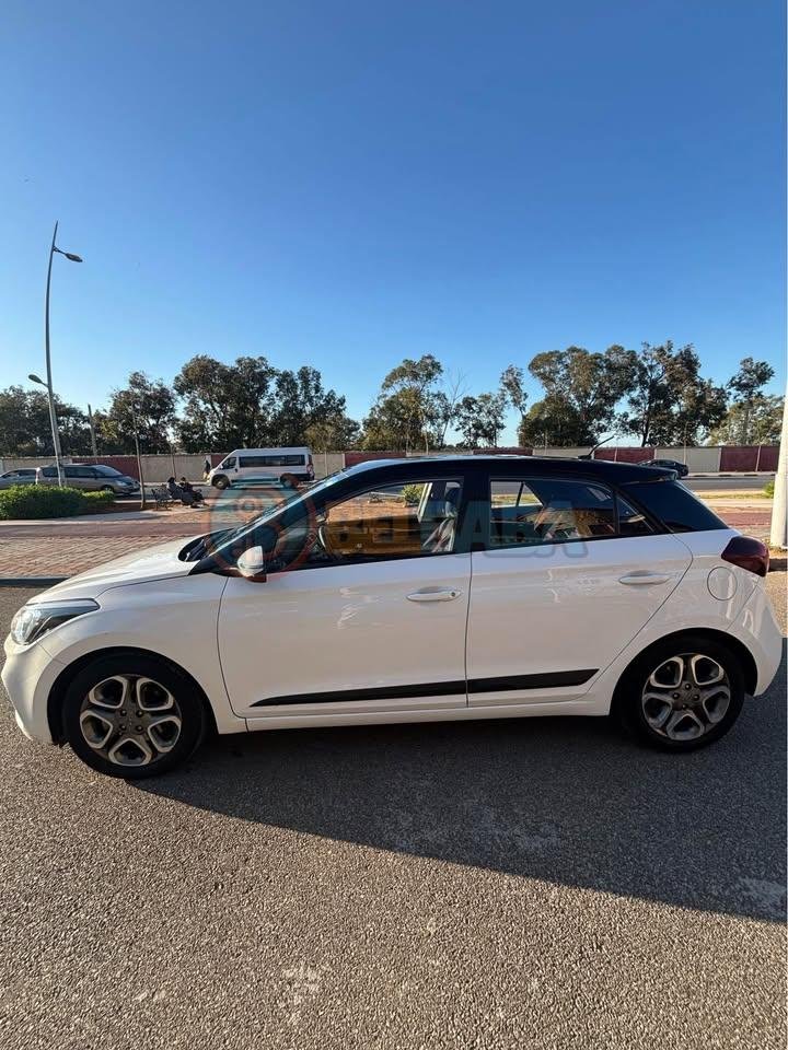 Hyundai i20, modèle 2020, moteur diesel.