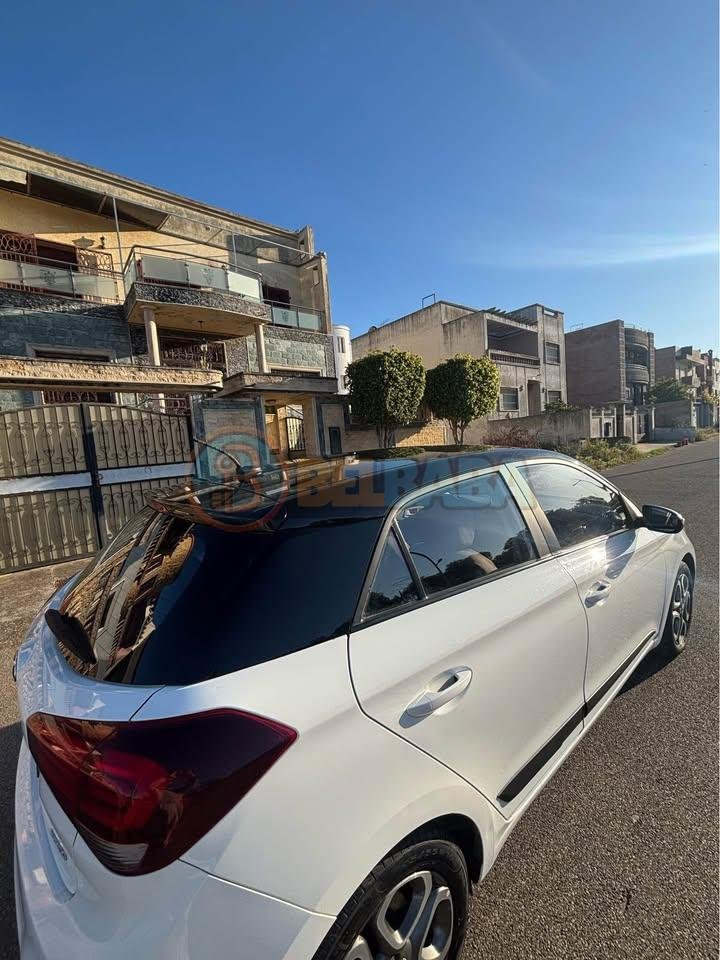 Hyundai i20, modèle 2020, moteur diesel.