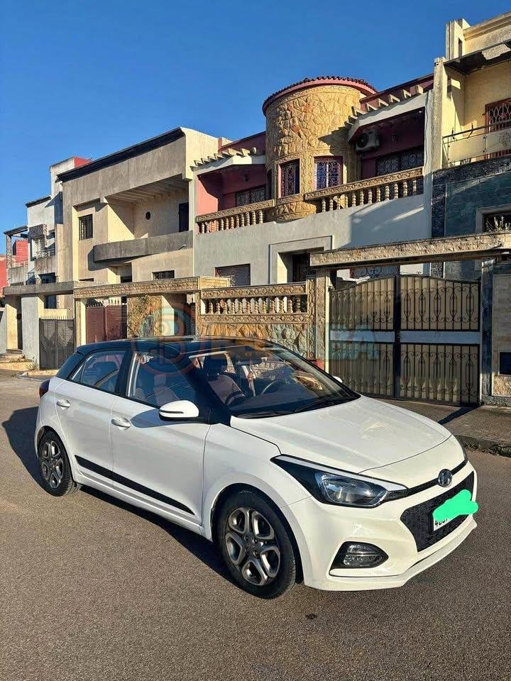 Hyundai i20, modèle 2020, moteur diesel.