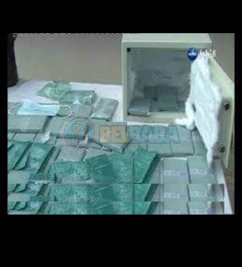 Laboratoire global nettoyage express en chimie monétaire billets noirs verts etc